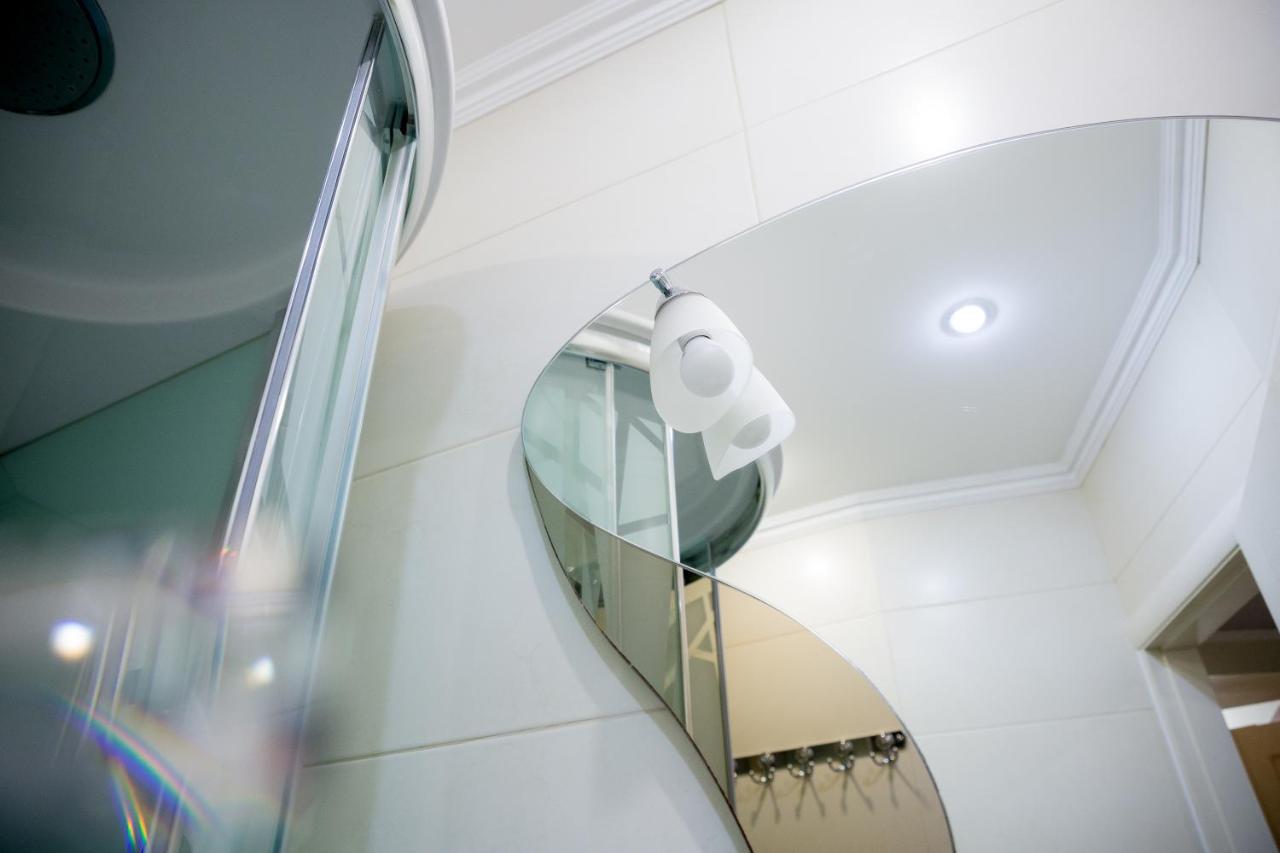 Apartment On Valova Street Львов Экстерьер фото